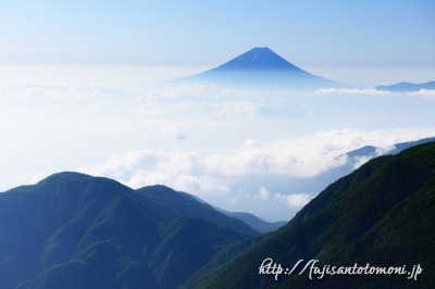 薬師岳より望む雲海と富士山