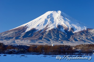 富士吉田市・農村公園から望む冬の富士山