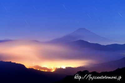 大観山から芦ノ湖の雲海と富士山