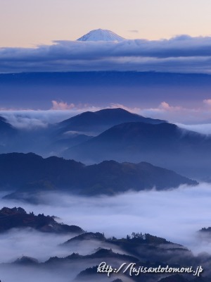 清水吉原の雲海と富士山