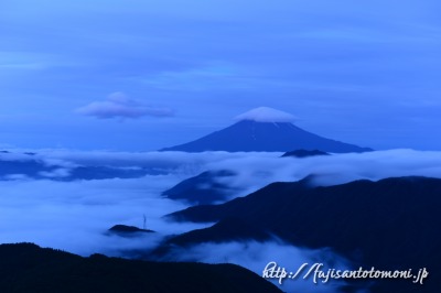 雁ヶ腹摺山からの富士山