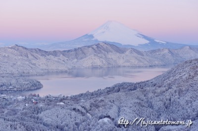 箱根大観山より望む雪景色と富士山