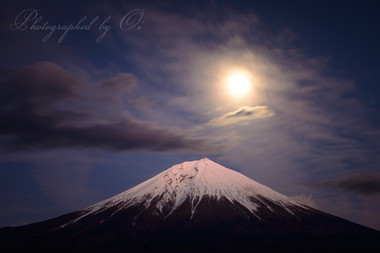闇の中から光を見つける。  ― 静岡県富士宮市 2020年1月
