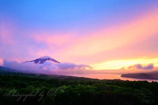 山中湖パノラマ台から富士山と5月の夕焼けの写真