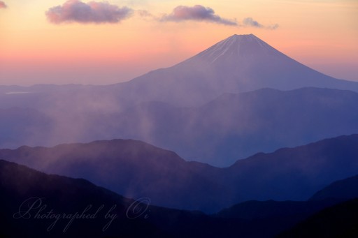 塩見岳から見る富士山の写真