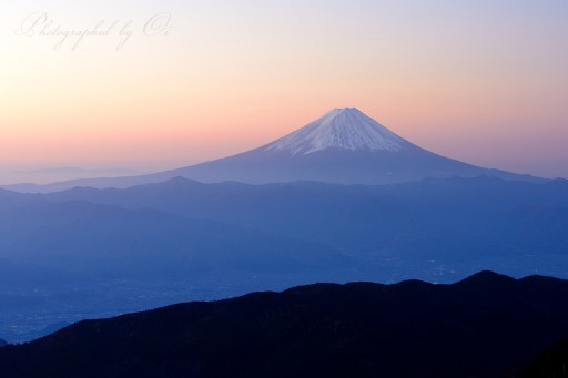 国師ヶ岳からの富士山の写真