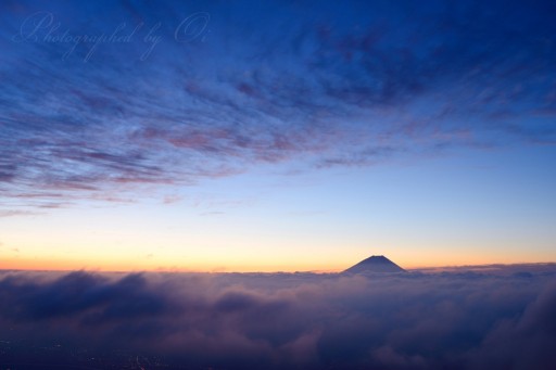 櫛形山の雲海と富士山の写真