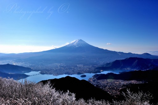 御坂黒岳から望む富士山の写真