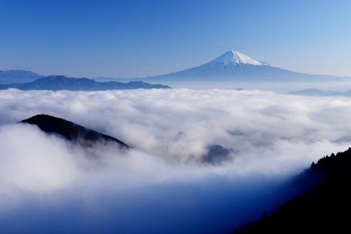 清水吉原から望む雲海と富士山の写真