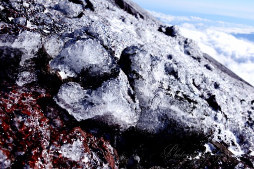 富士山登山道の雨氷の写真