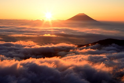 千枚岳から富士山と御来光の写真