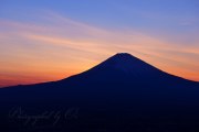 長尾峠の夕焼けの写真 「ジワリと染めて」