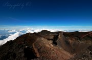 富士山山頂剣ヶ峰からの眺めの写真 「空中散歩」