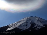 滝沢林道で見た彩雲の写真 「天使の輝き」