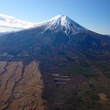 空撮の富士山（富士吉田市上空）の写真 「富士の裾野」