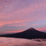 御坂黒岳の雲海と朝焼けの写真 「初夏の彩り」