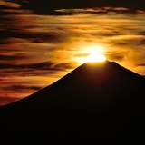 蕎麦粒山からのダイヤモンド富士の写真 「発掘！」