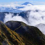 赤石岳の紅葉と富士山と雲海の写真 「雲晴れて、彩る。」
