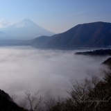 中之倉峠の雲海の写真 「覆われた湖」