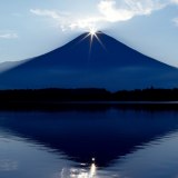 田貫湖のダブルダイヤモンド富士の写真 「恵みの光」