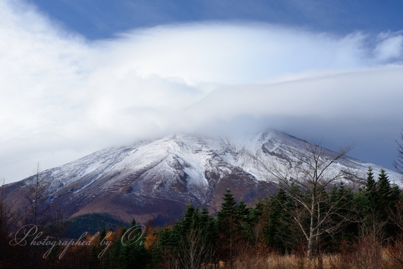 滝沢林道より望む笠雲と富士山