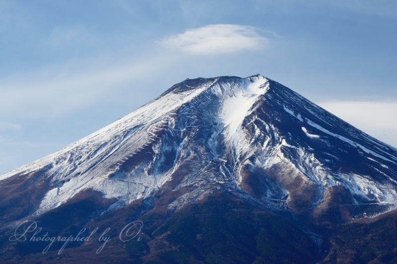 富士吉田市農村公園より望む富士山と笠雲