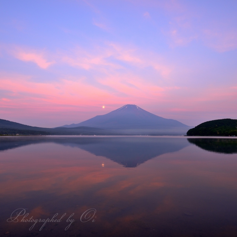 山中湖より望む朝焼けと富士山