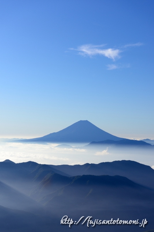 白河内岳から望む富士山