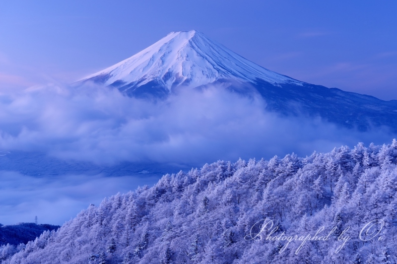 三ッ峠山の雪景色と富士山