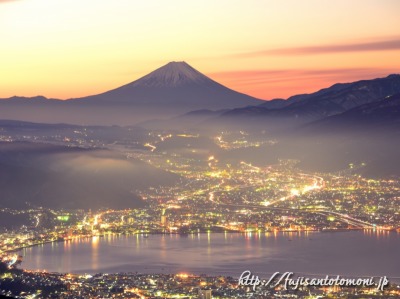高ボッチ高原より望む夜景と富士山