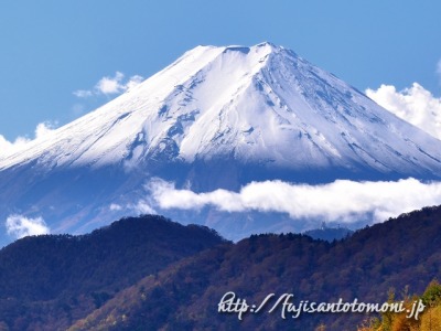 10月の富士山（真木小金沢林道より撮影）