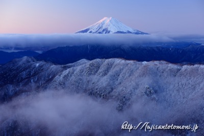 白谷丸から望む樹氷と富士山・雲海