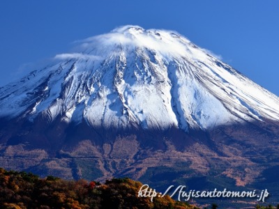 11月の富士山（西湖より撮影）