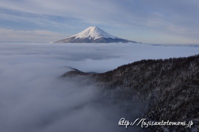 三つ峠の雲海と富士山