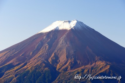 三ッ峠山から望む初冠雪の富士山