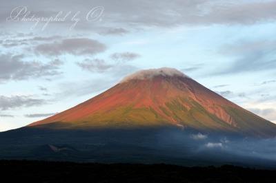 朝霧高原より望む赤富士