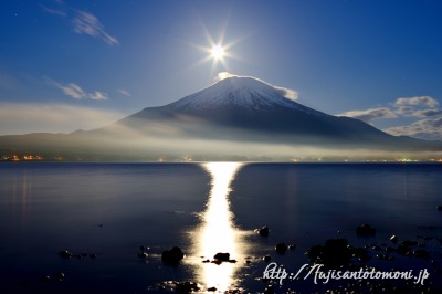 山中湖より望むパール富士