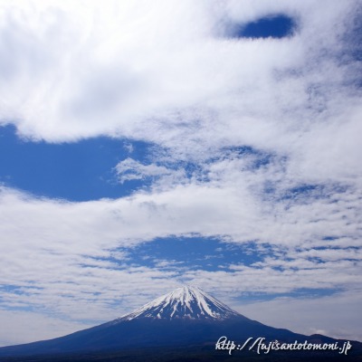 紅葉台より望む富士山と雲