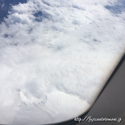 ヒロ難波さん撮影、機上からの富士山