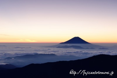 千枚岳より望む富士山／Photo by 富士山写真家 オイ