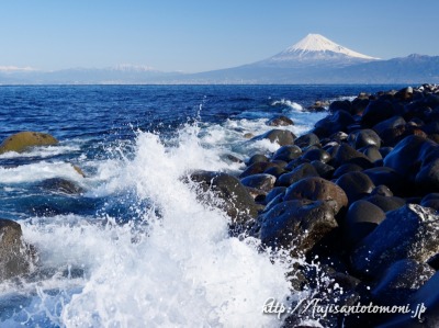 西伊豆戸田海岸から望む富士山