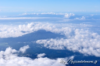 富士山山頂から望む南側の雲海の光景