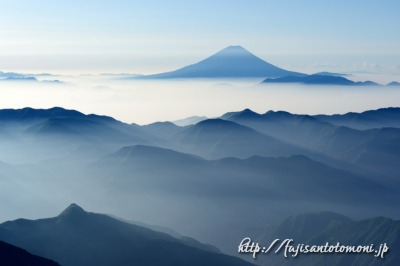 農鳥岳から望む富士山