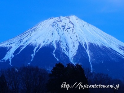 3月の富士山（朝霧高原より撮影）