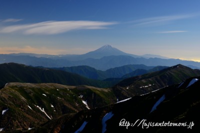 塩見岳より望む富士山／Photo by 富士山写真家 オイ