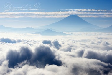 濃密な雲海が埋め尽くしていた。  ― 山梨県南巨摩郡富士川町 2015年10月