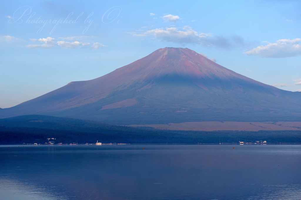 山中湖の赤富士の写真̌̎くすむ赤̏ - 山中湖・忍野村・梨ヶ原エリア࿸山梨ݼ࿹̍