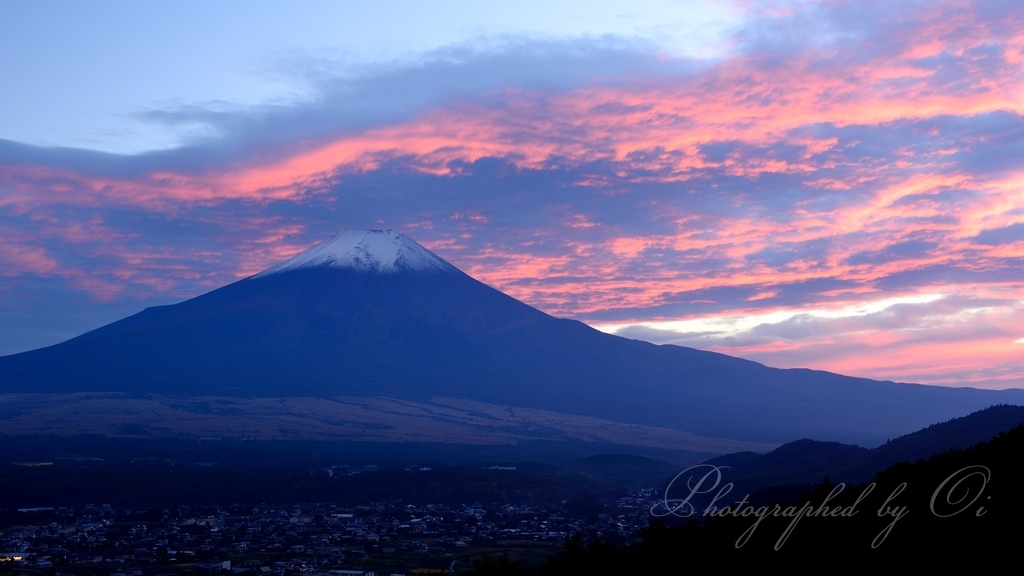高座山から夕焼けと富士山の写真̌̎低空這炎̏ - 山中湖・忍野村・梨ヶ原エリア࿸山梨ݼ࿹̍