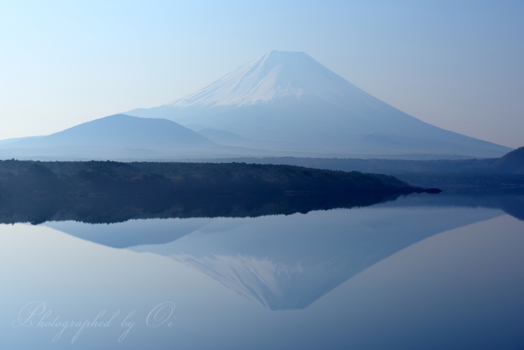 本栖湖のआさ富士の写真̌̎鏡面の如し̏ - 精進湖・本栖湖・富士五湖西部周辺エリア࿸山梨ݼ࿹̍
