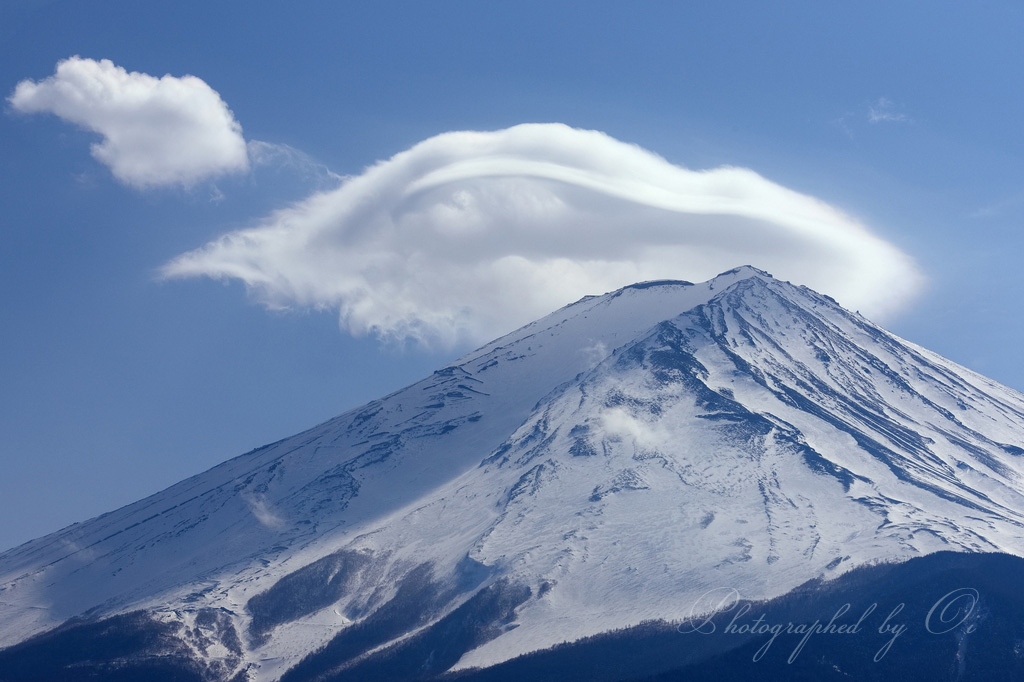 笠雲の富士山の写真̌̎はためいて̏ - 河口湖・御坂周辺山エリア࿸山梨ݼ࿹̍
